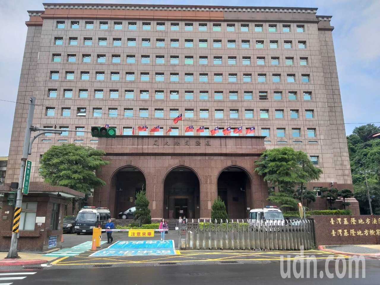 搭火車朝人噴辣椒水？他稱怕遭攻擊僅拿...