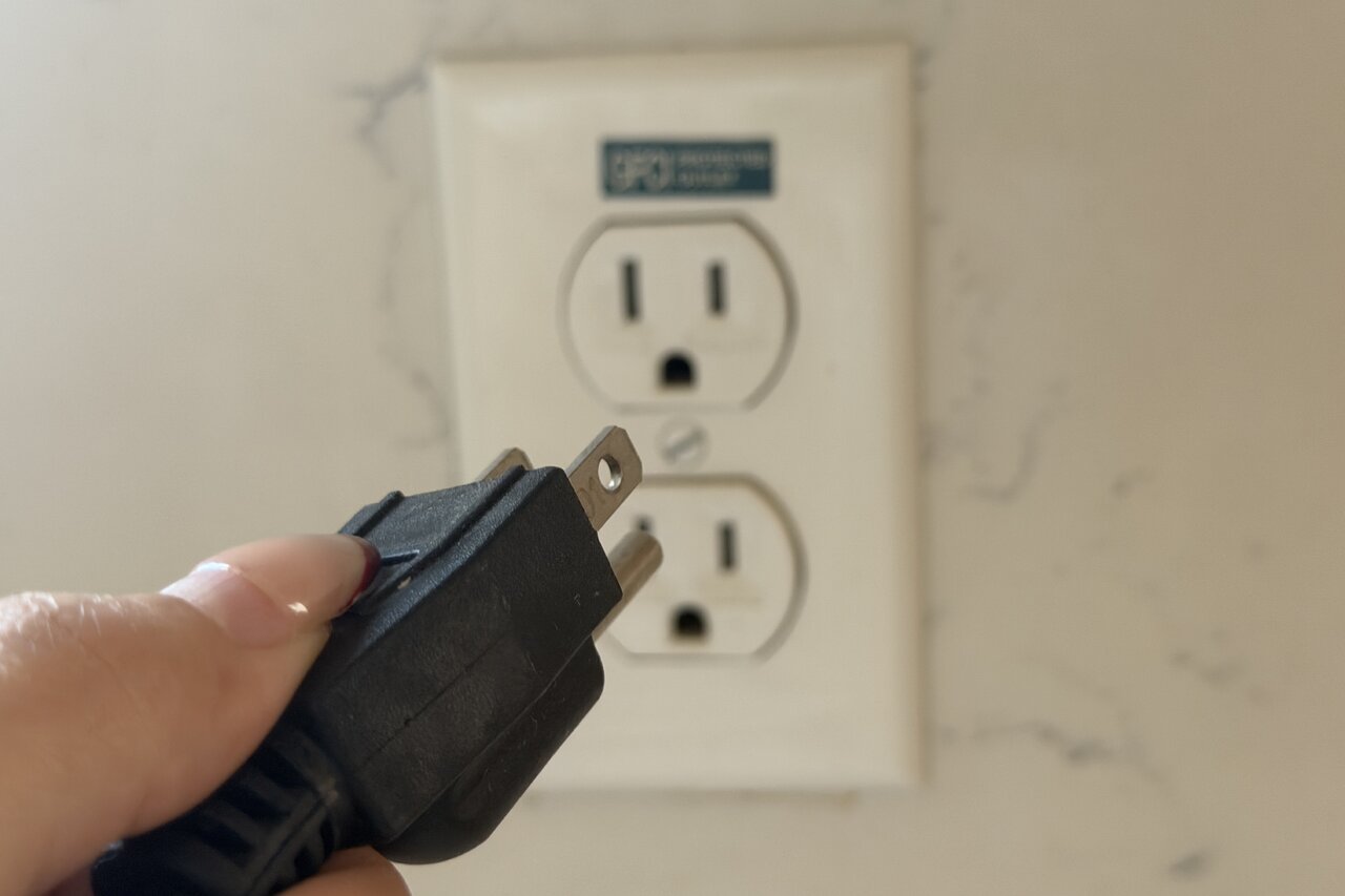 拔插頭真的能省電？3類家電「亂拔NG...