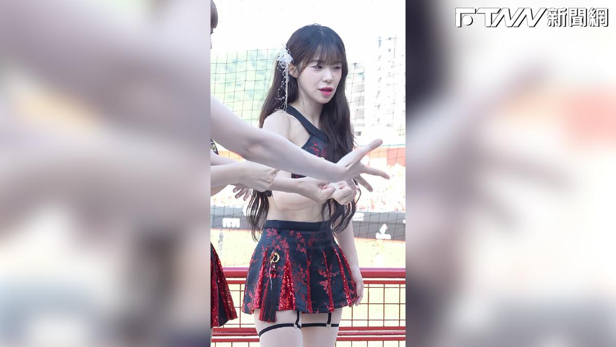 影／應援不想曬太陽揪小龍女猜拳　李多慧猜贏笑超嗨XD