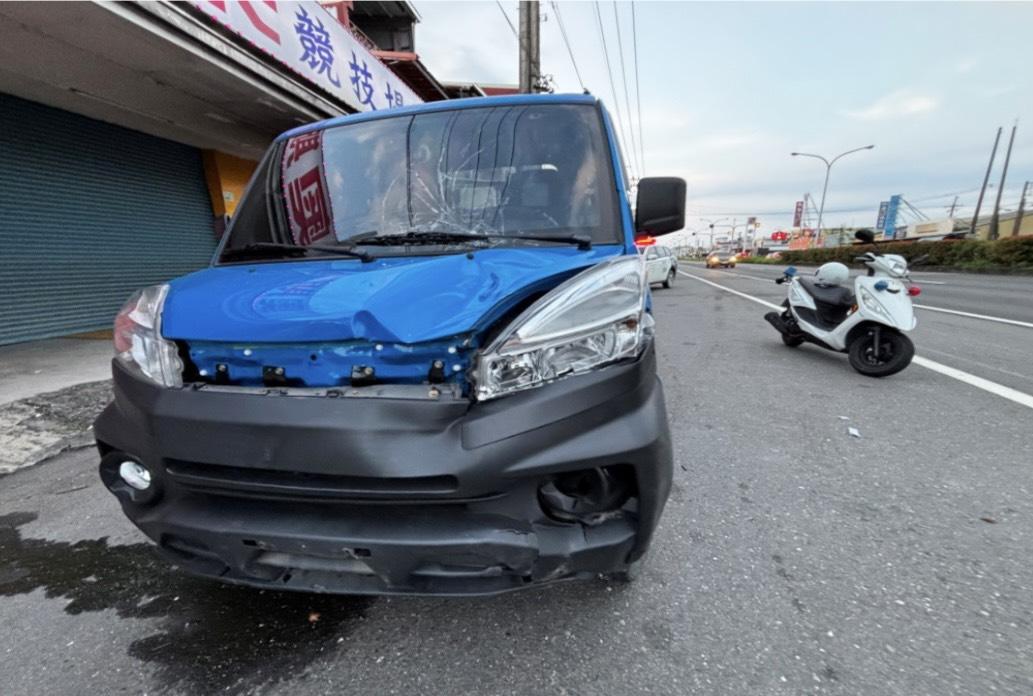 影/屏東貨車闖紅燈撞飛女騎士　酒駕男...