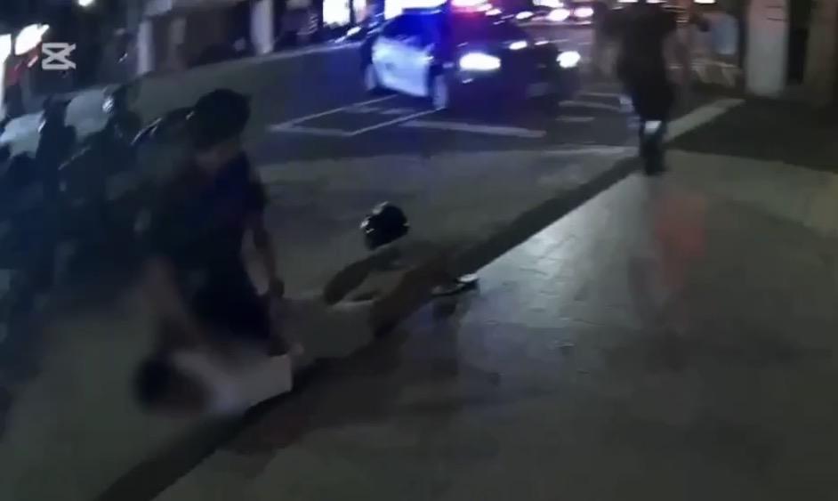 影/新莊街頭情侶火爆互嗆女子亮刀　警...