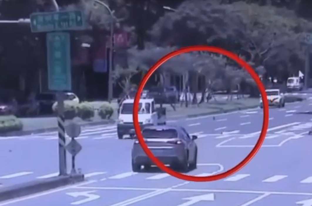 高雄貨車司機錢包放車斗忘拿！4萬現金...