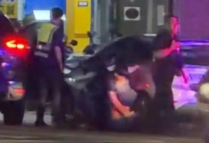 影/超硬！台中抓毒駕「壓地掙扎」大場...