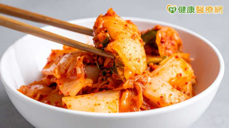 泡菜幫排塑膠微粒？研究發現特定益生菌...