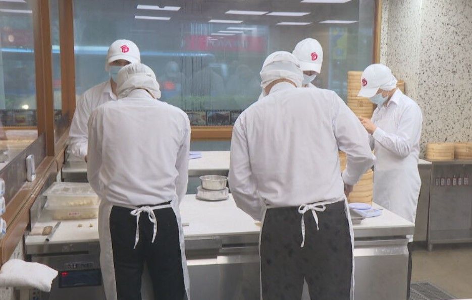 百貨冷氣壞掉！鼎泰豐開第一槍宣布店休...