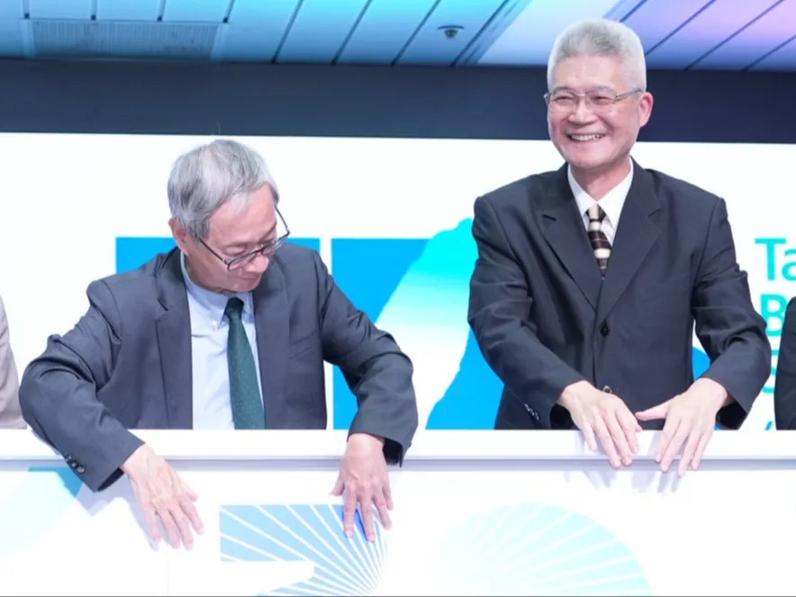 服務公廣集團20年宣布退休！董事長胡...