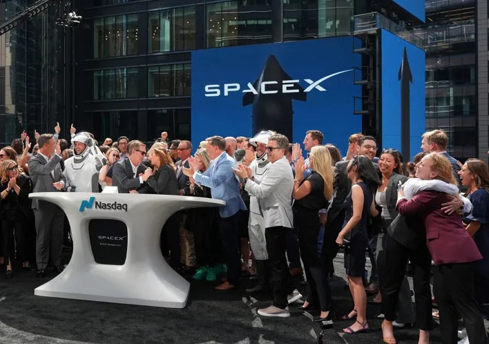 SpaceX上市首日市值突破2兆美元...
