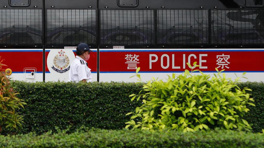 「武官治港」：警隊進駐官方要職，想體...