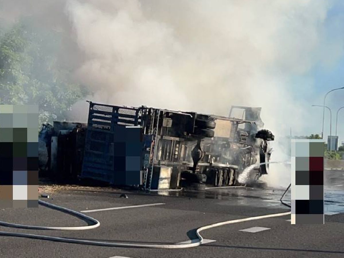 國道1號大貨車翻覆火燒車　幸好無人傷...