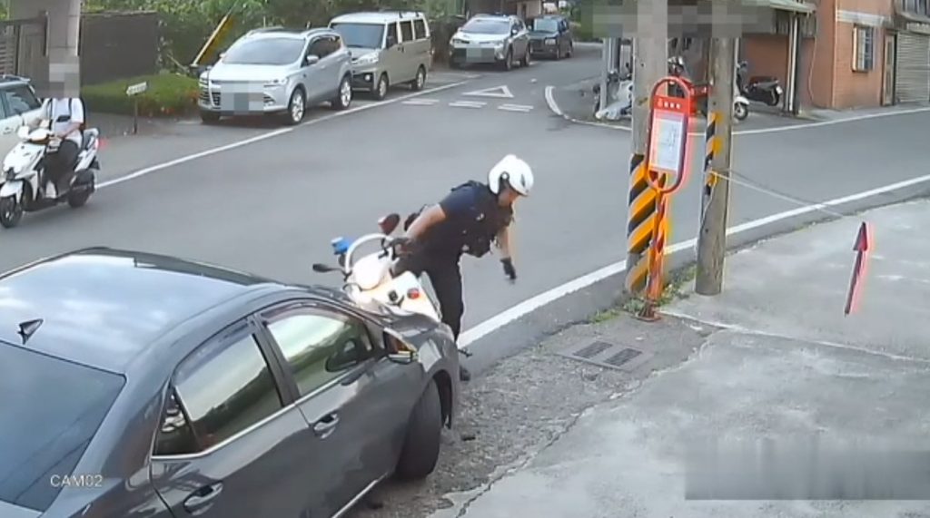 假牌車衝撞警開11槍 宜警南澳山區圍...