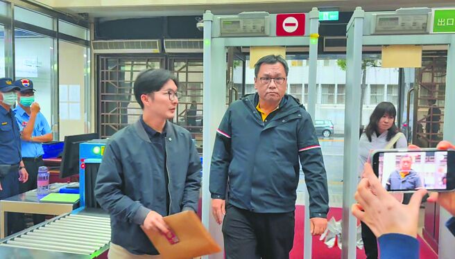 內湖分局爆洩密抽單 劉宗仁10萬交保