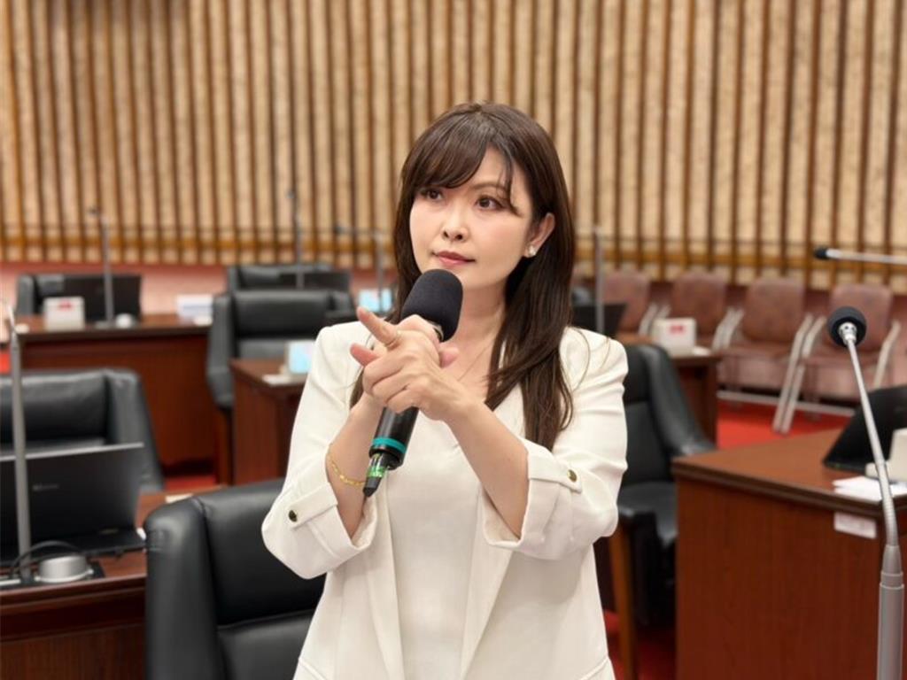 賴瑞隆封鎖網友、衛生局隱藏700則留...