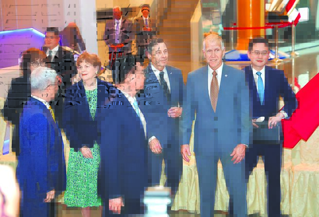 美議員訪台挺軍購 徐思檢脫稿討貨