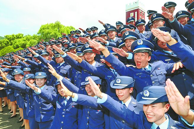 軍校反共不反獨 透出政治味