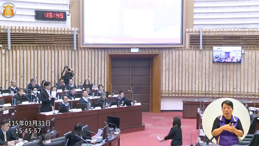 陳麗娜為仁武拆遷戶下跪求情 陳其邁怒...