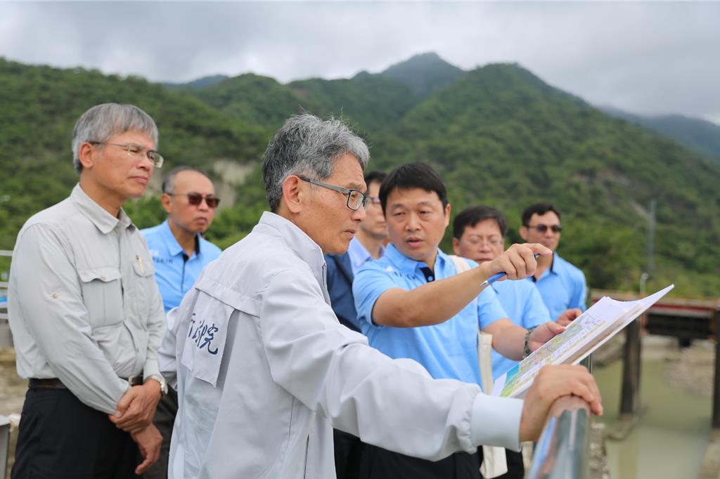 每度電都要 經濟部評估輸送水管也附設...