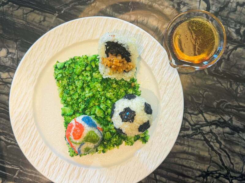 急診醫師製作世足風早餐 (圖)