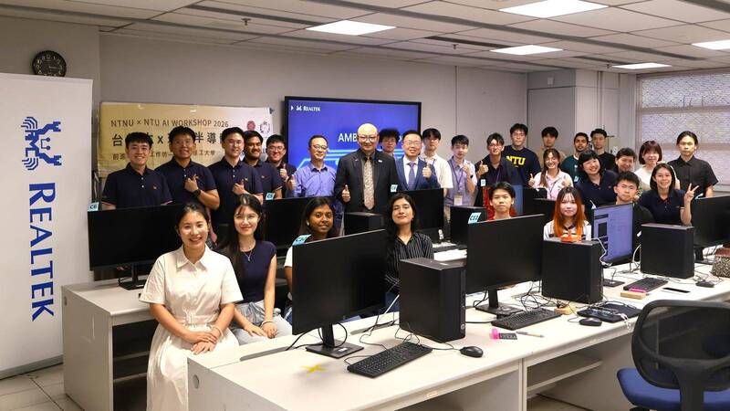 台師大攜新加坡南洋理工大學辦AIoT...