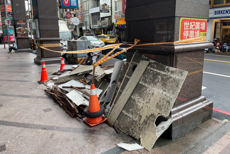 桃園建物騎樓天花板掉落　市府限期改善...