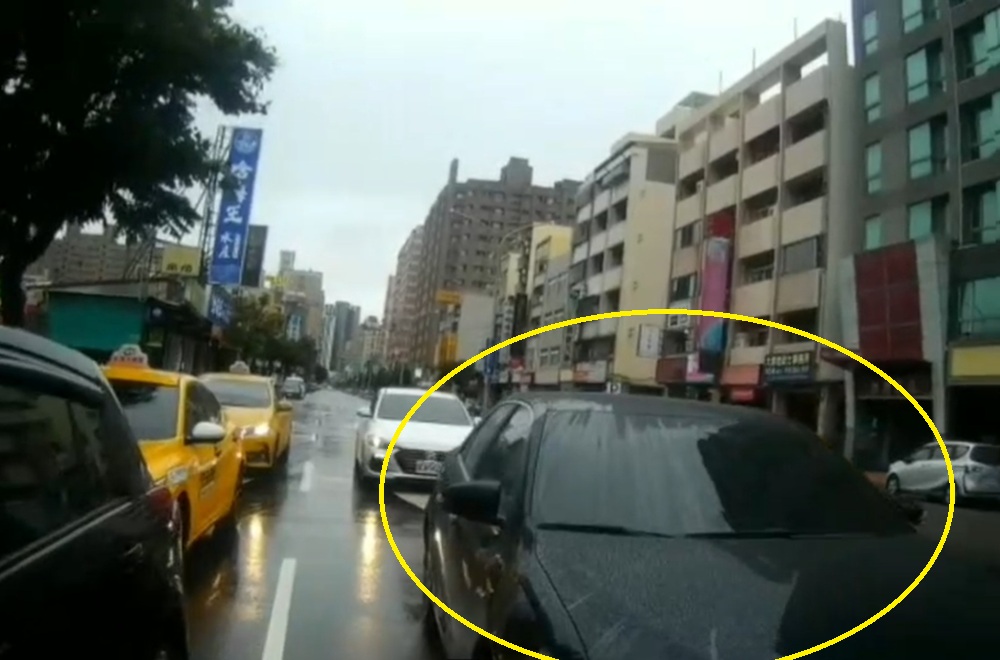 汽車停路中昏睡　警查獲21歲男涉毒駕破窗叫醒他