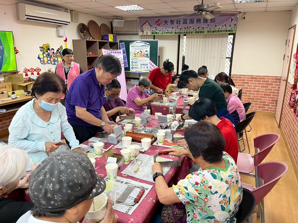 喘口氣不孤單　失智症家屬支持團體陪伴...