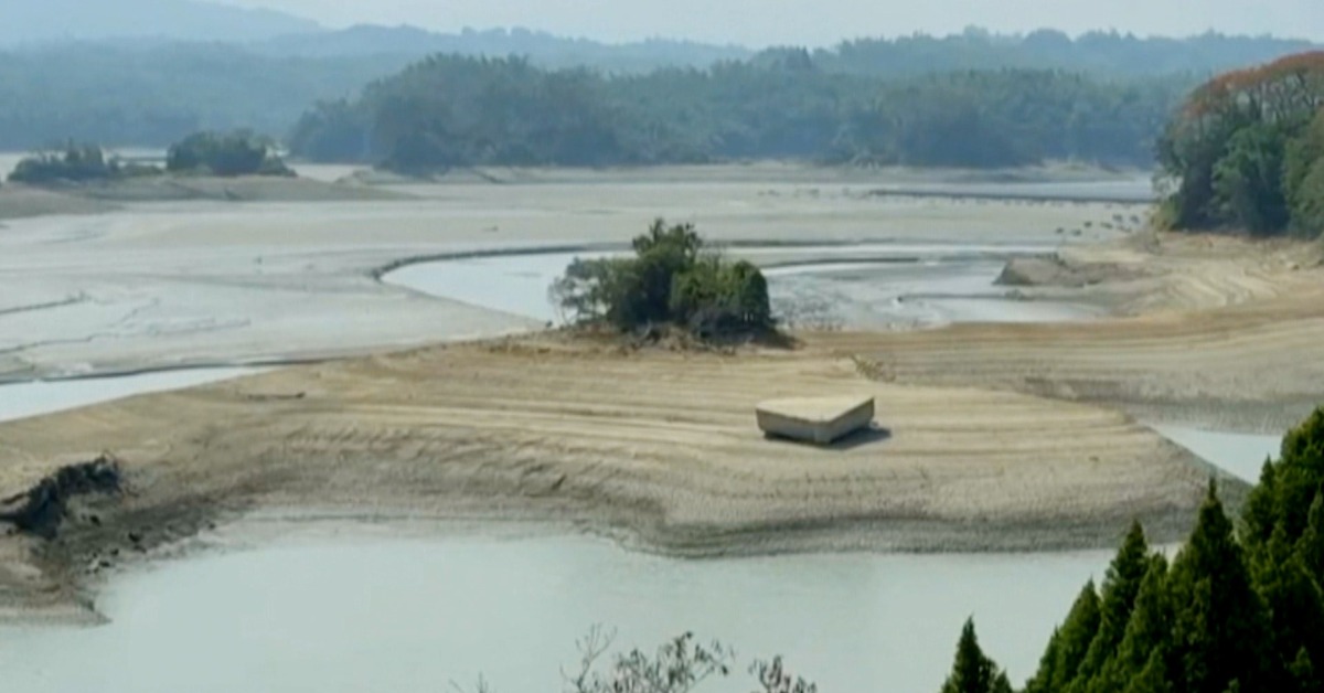 南部水情吃緊 烏山頭水庫「石鋼琴」露...