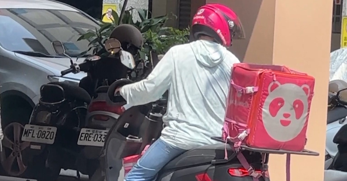 傻眼！外送員牽車闖義享天地美食街取餐