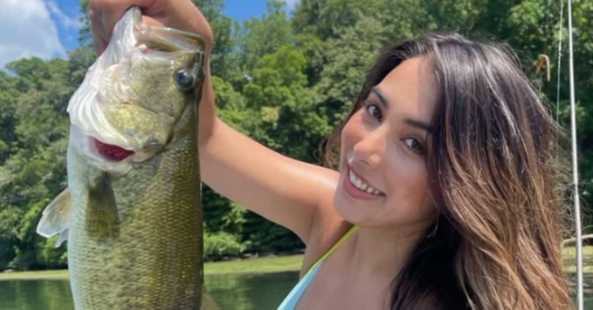 徒手抓魚超狂! 26歲澎湖混血辣妹登...