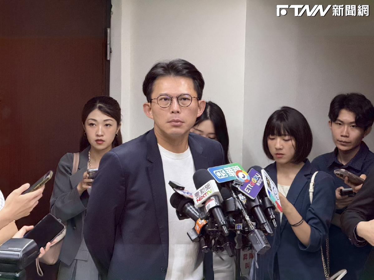 川普喊拿回晶片製造　黃國昌：政府對美...