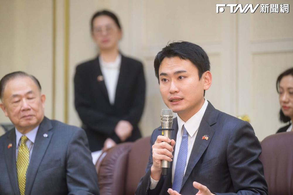 趙少康加碼軍購8100億　陳冠廷：善...