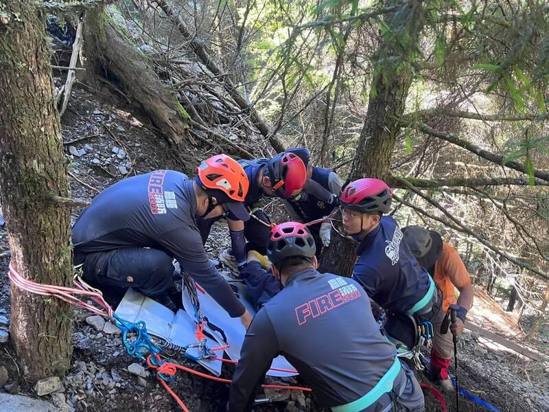 玉山登山步道驚傳山難！60歲山友墜5...
