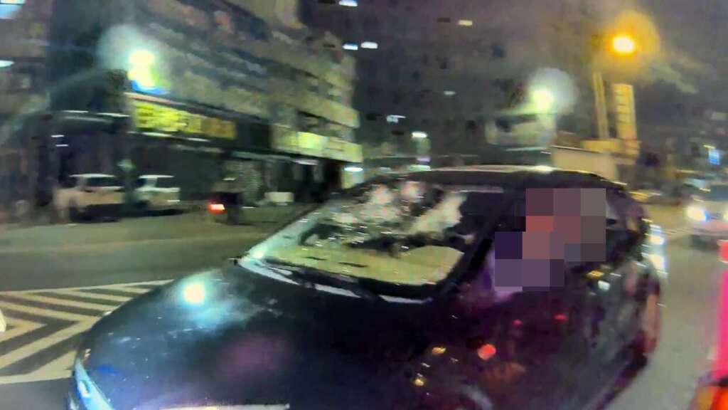 影／前擋玻璃破裂露餡　彰警路檢攔查毒...