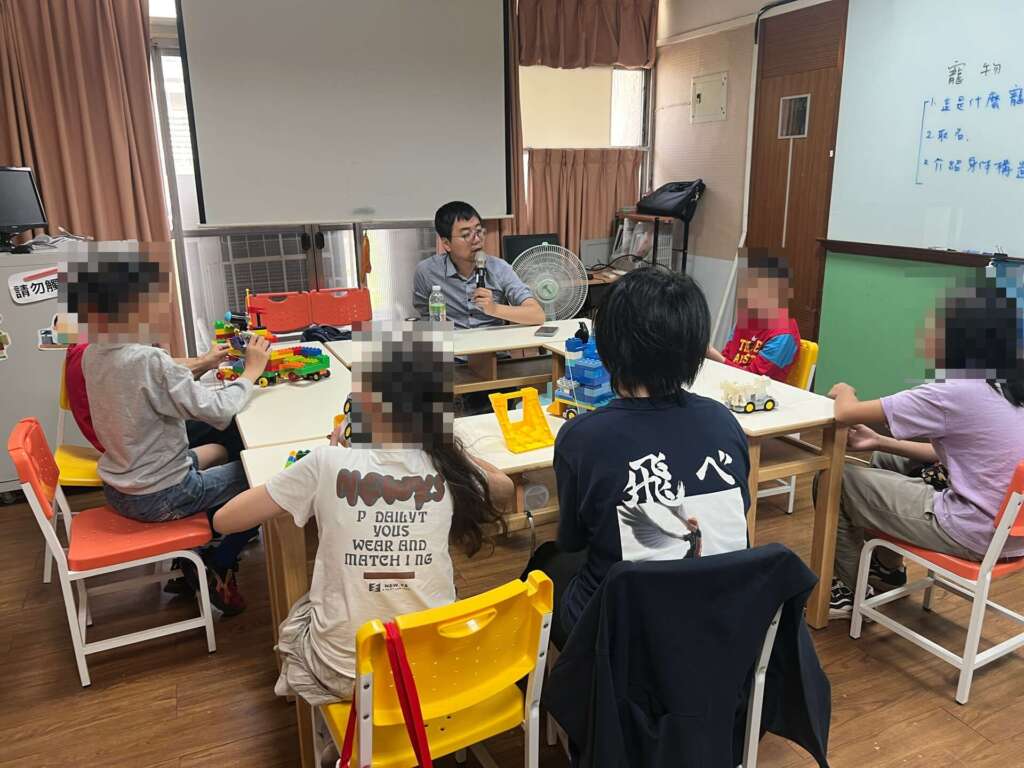 原來這就是家的感覺　彰化家扶寄養兒少用樂高拼出心中盼望