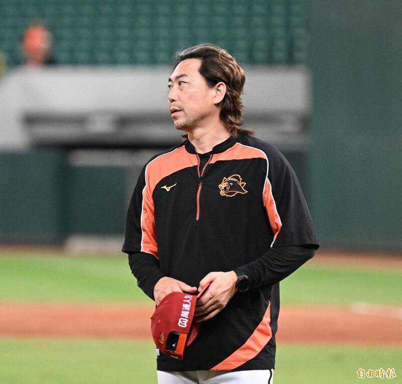 中職》統一獅7：5逆轉勝台鋼雄鷹 林岳平賽後集合全隊鼓勵選手