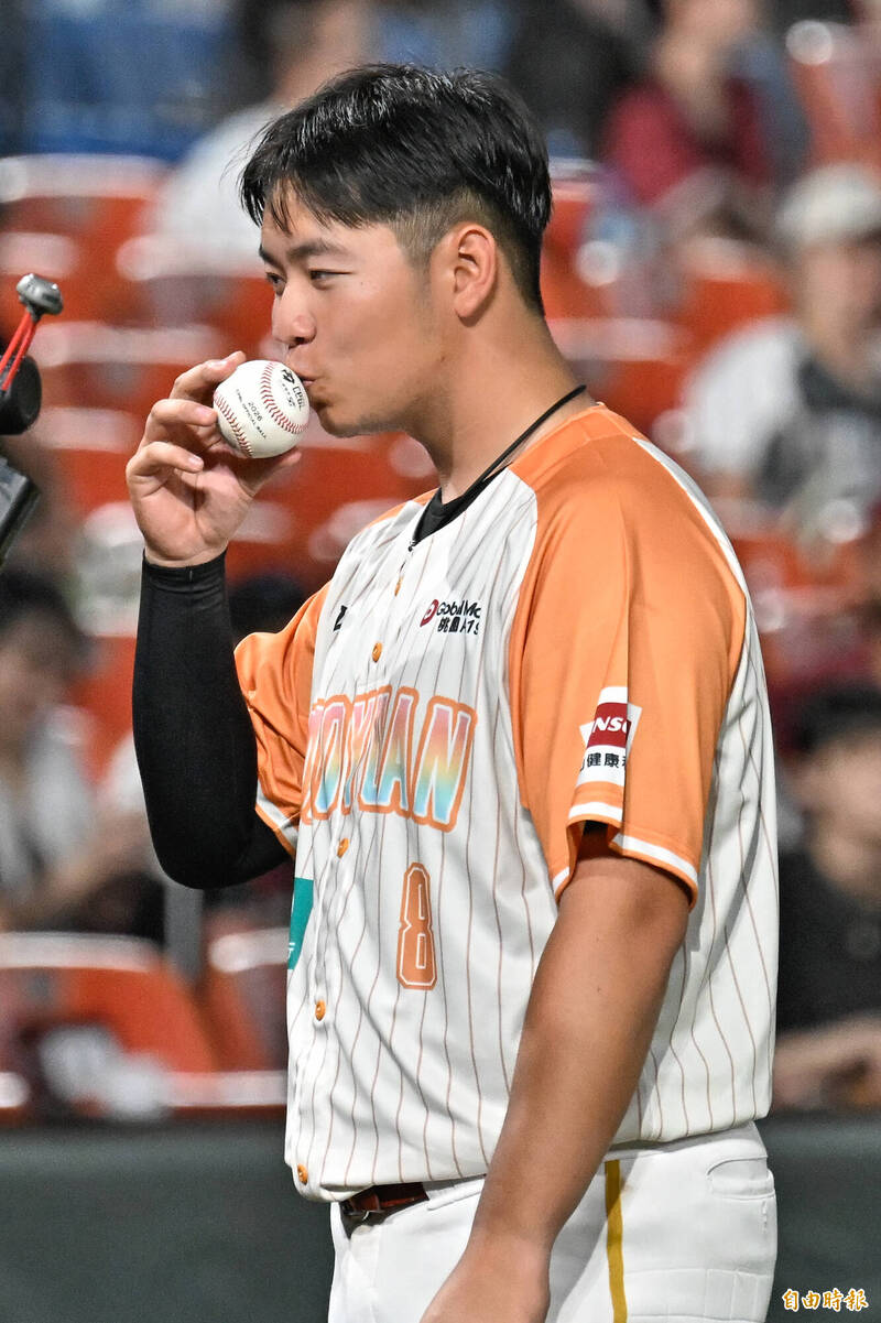 中職》和父親生涯首轟相隔約30年 陳佳樂透露媽媽有見證