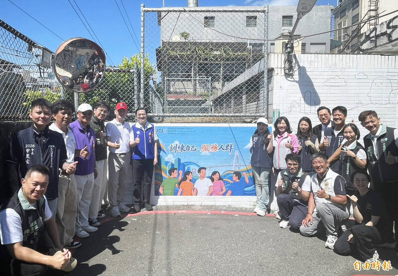 翻轉陰暗治安死角！中壢青商會推動龍岡地下道彩繪 變身社區亮點
