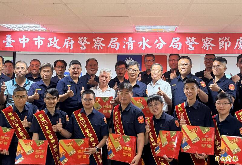 台中谷溜遊戲場暴紅 清水警頒發「最佳谷溜人氣獎」慶警察節