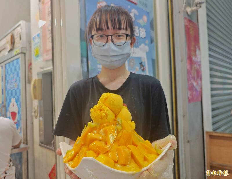 酷暑來呷冰！台南「芒果故鄉」人潮爆棚