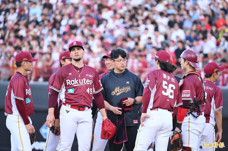 中職》威能帝球速驟降、球威盡失 曾總一開賽就覺得不對勁