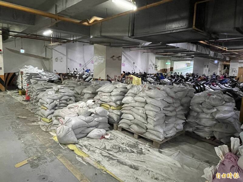 陳其邁提醒大的鋒面還沒有到 準備4萬沙包開放領取
