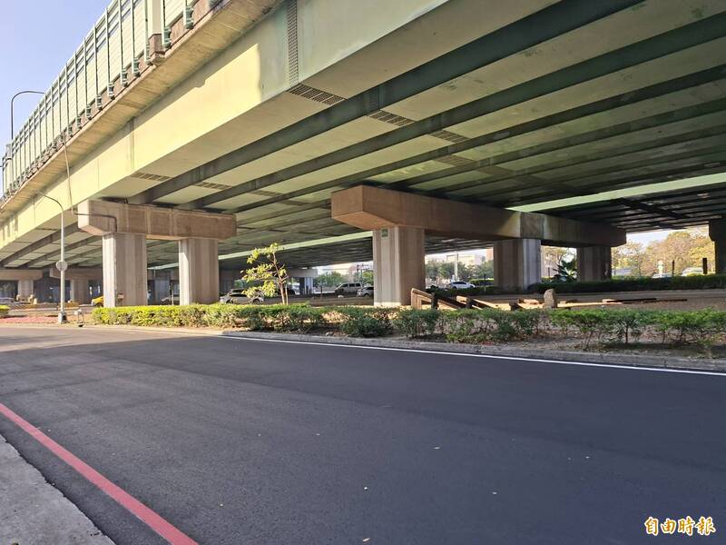台中74號快速道路塞車嚴重 綠營議員曾威建議環中路蓋輕軌