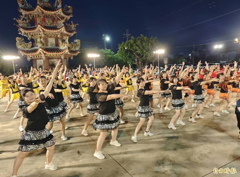 才藝嘉年華巡迴列車開抵仁德 14女團...