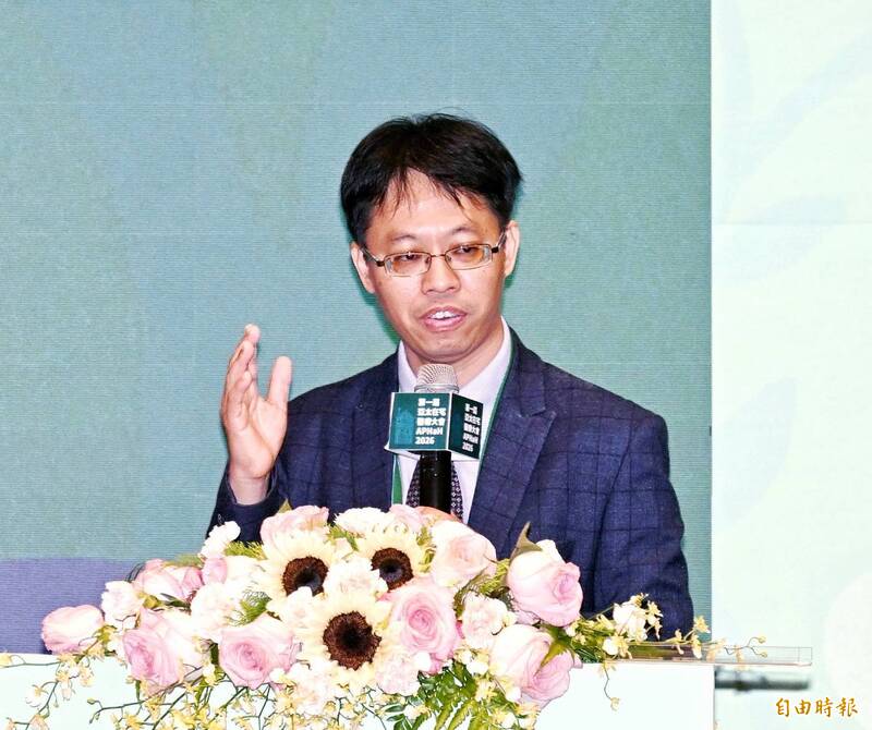 在宅醫療不只是到府看病 醫界倡「照顧人」取代「治療病」