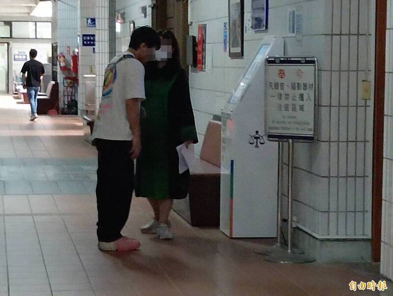 翻拍雄二飛彈手冊給中國女特工淪搬家工...