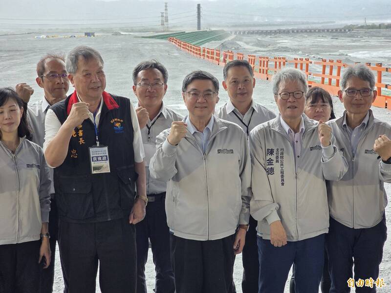 萬榮、光復兩處堤防工程提早完工 卓榮泰視察花蓮光復災區