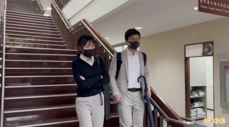 仙塔律師涉詐案首出庭 認罪後露笑容發5點聲明