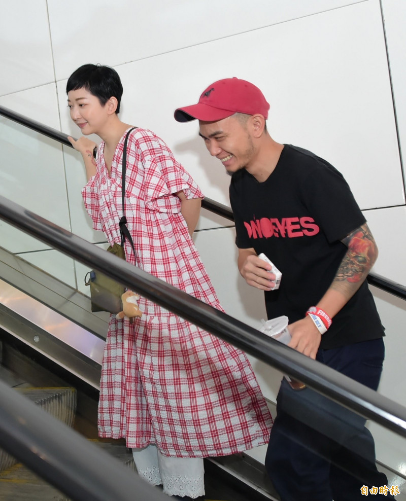 楊大正前妻山東辣曬蕾絲內衣照 笑稱：...
