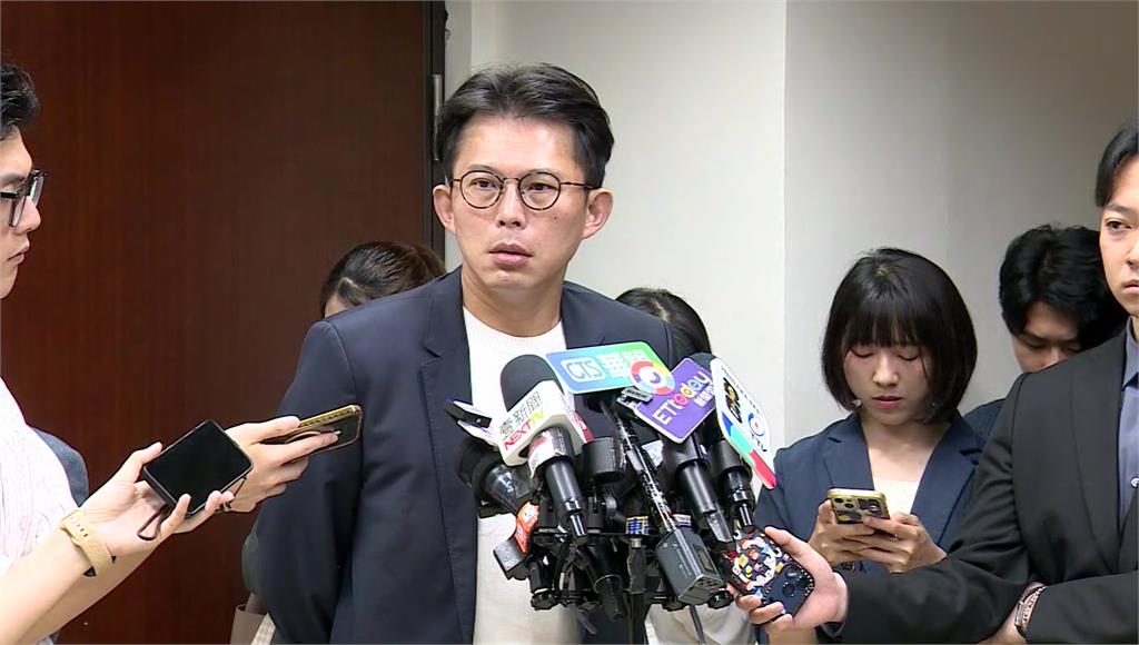 新書控洪慈庸抗爭落跑 黃國昌不知小產...