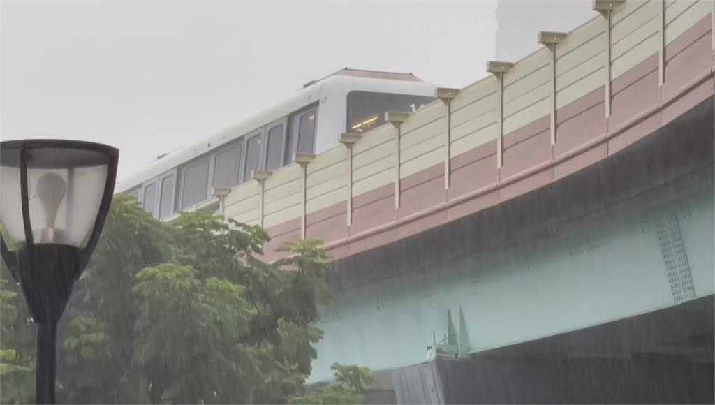 文湖線下午突全線停車 北捷：孩童遭門...