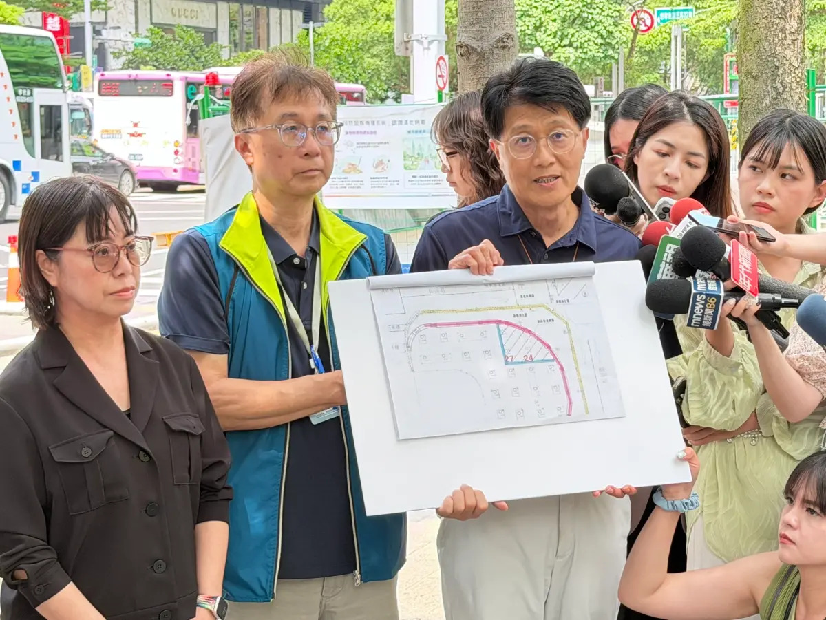 北市府盯梢議員被抓包！急辯解：剛好被...